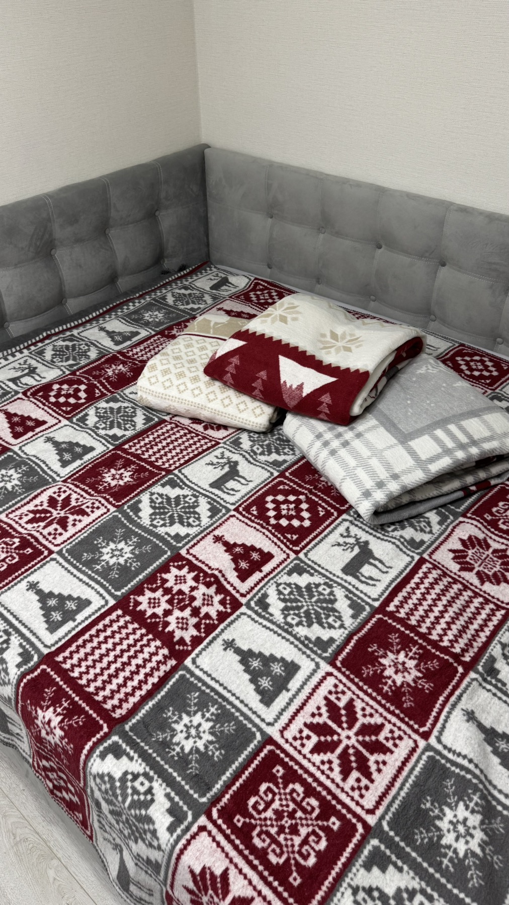 pled-de-craciun-gri-inchis.jpg Pled de craciun 200x220 - imagine 1